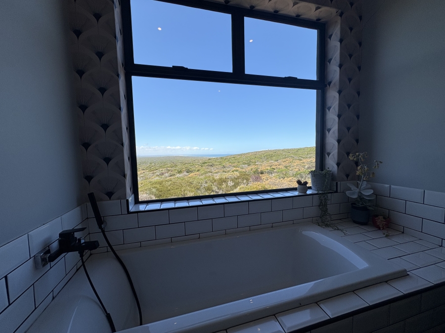 5 Bedroom Property for Sale in Pearl Bay Western Cape